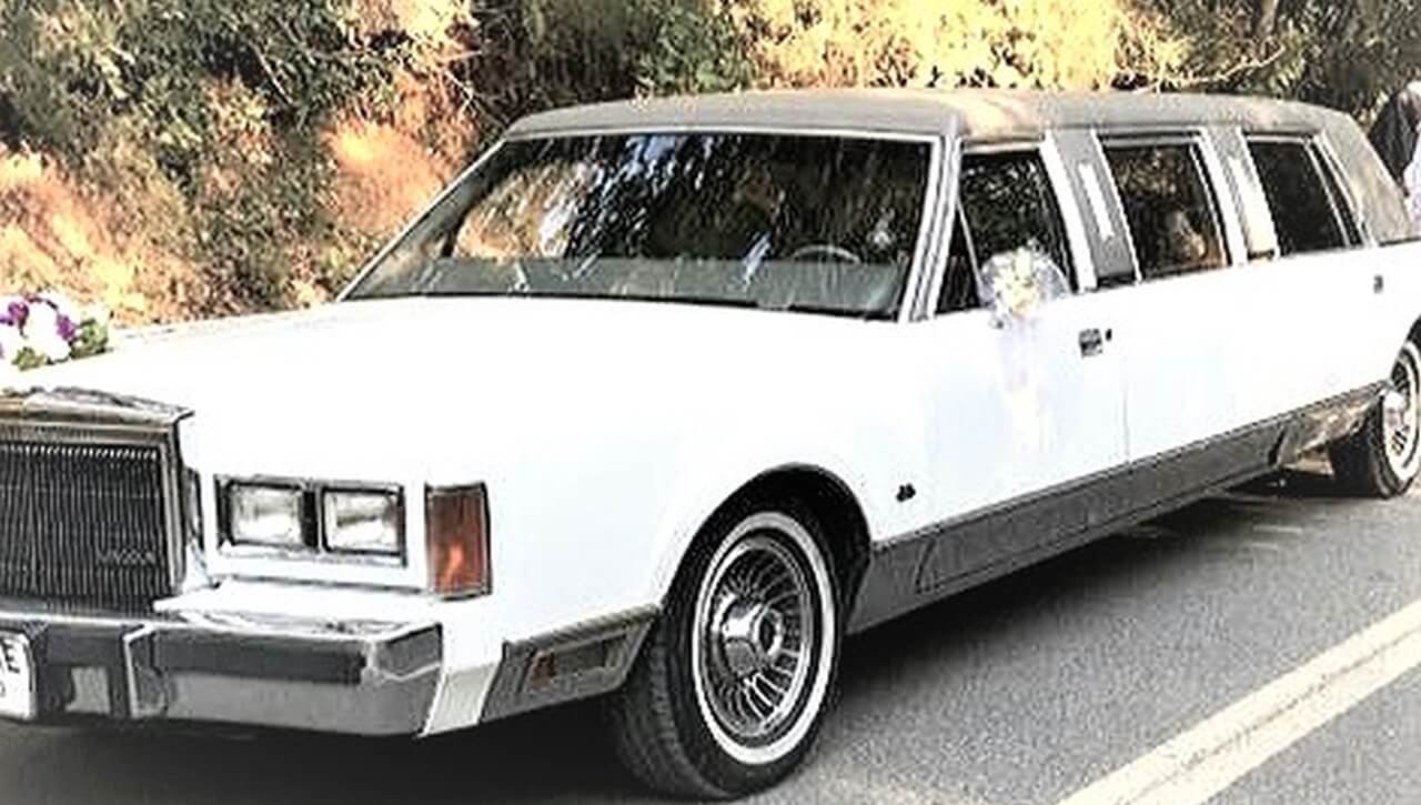 1989 Model Lincoln Limousine 3